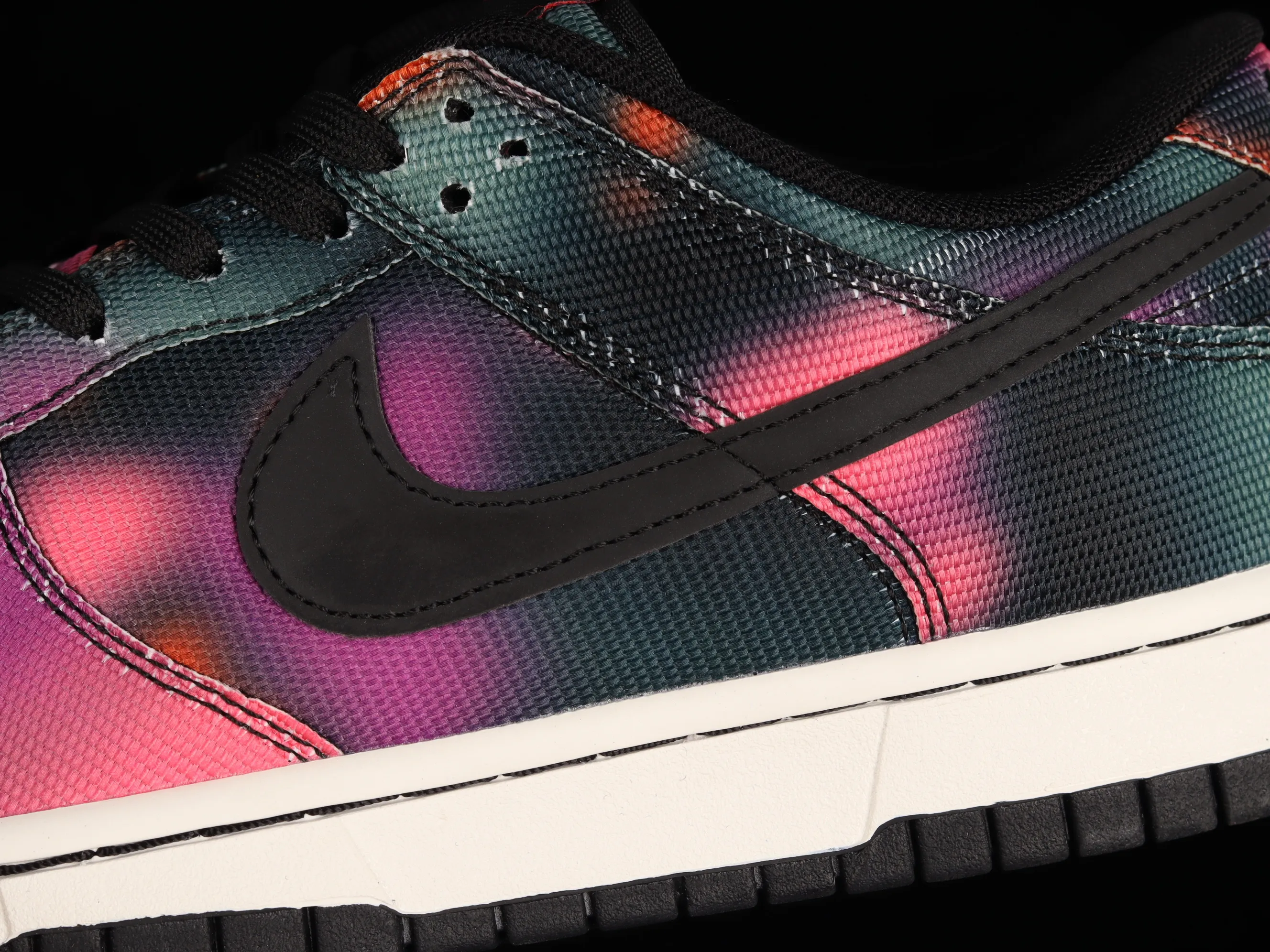 All Categories Nk SB Dunk Series Nk SB Dunk Low Low-top sneakers F version Nk Dunk Low "Graffiti" Street graffiti Black and purple tie-dye SB low-top sports and leisure sneakers DM0108-002